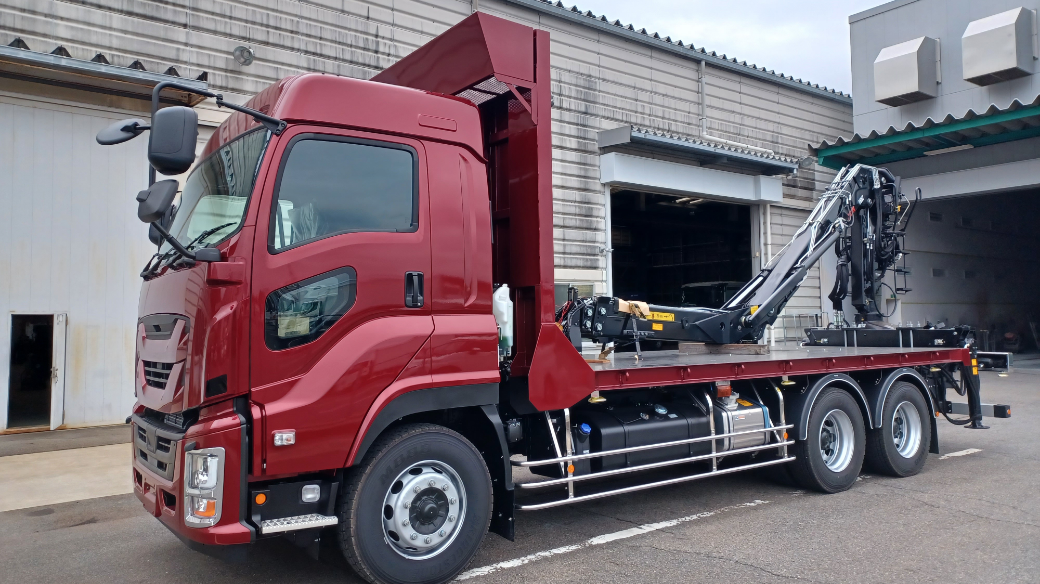 クレーン付原木運搬車